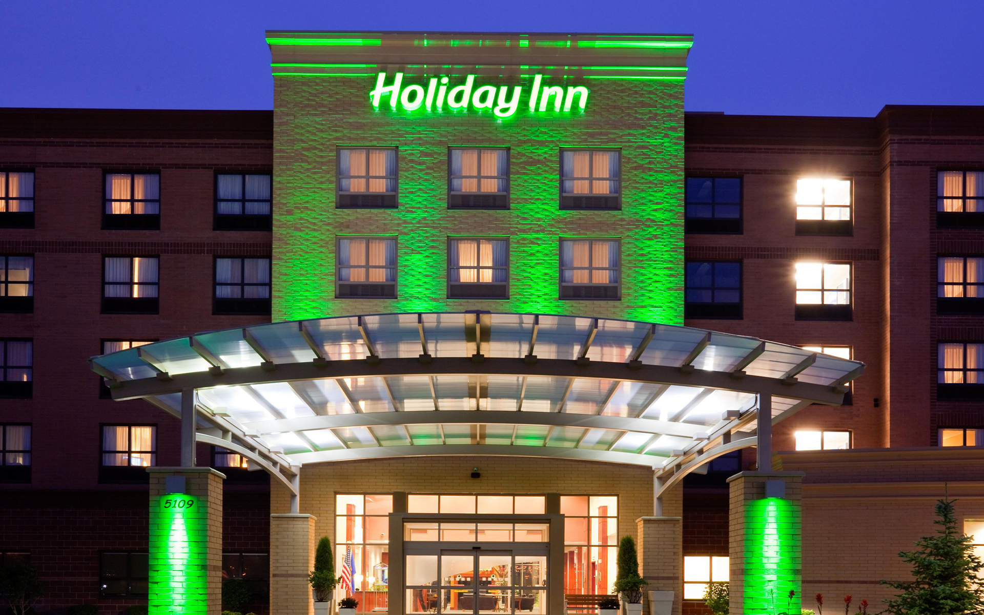 فندق “Holiday Inn”